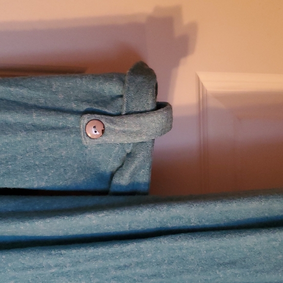 Notation cardigan with attache tank and infinity scarf - Picture 3 of 6